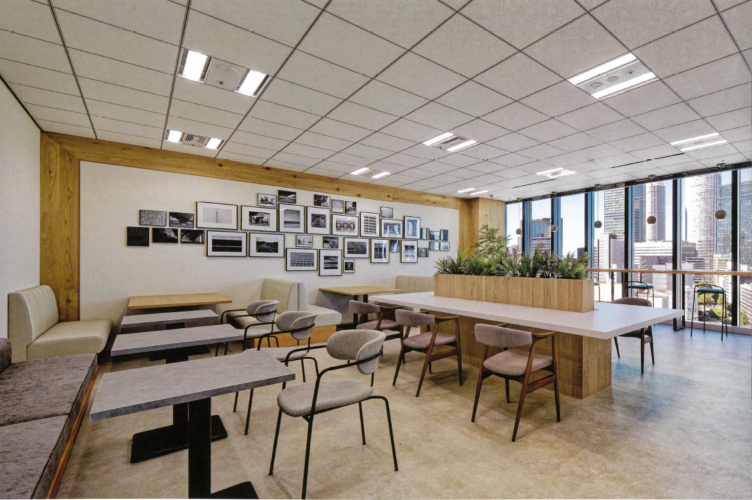 充実のコワーキングスペース111