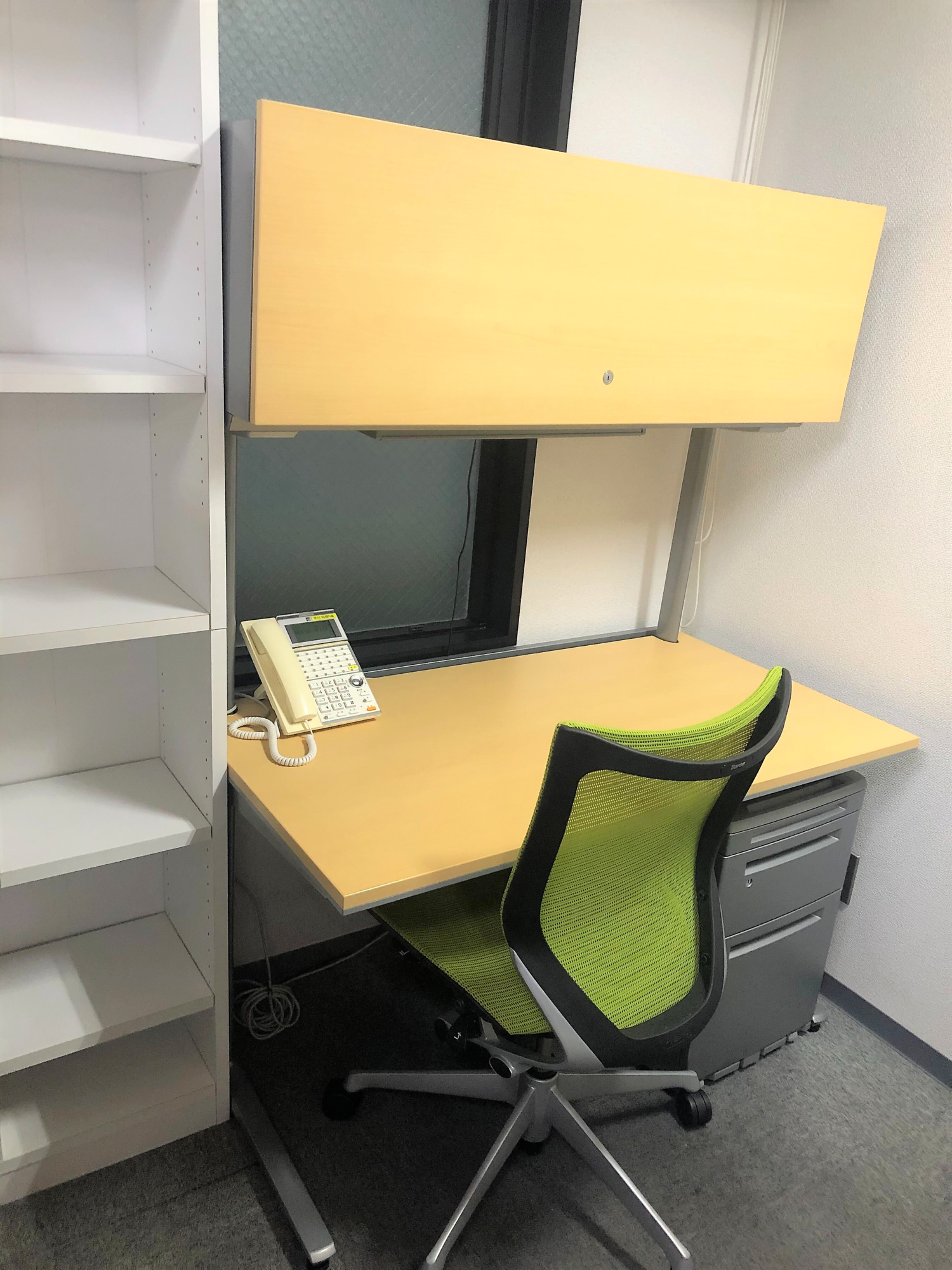 収納性抜群のコンパクトオフィス111