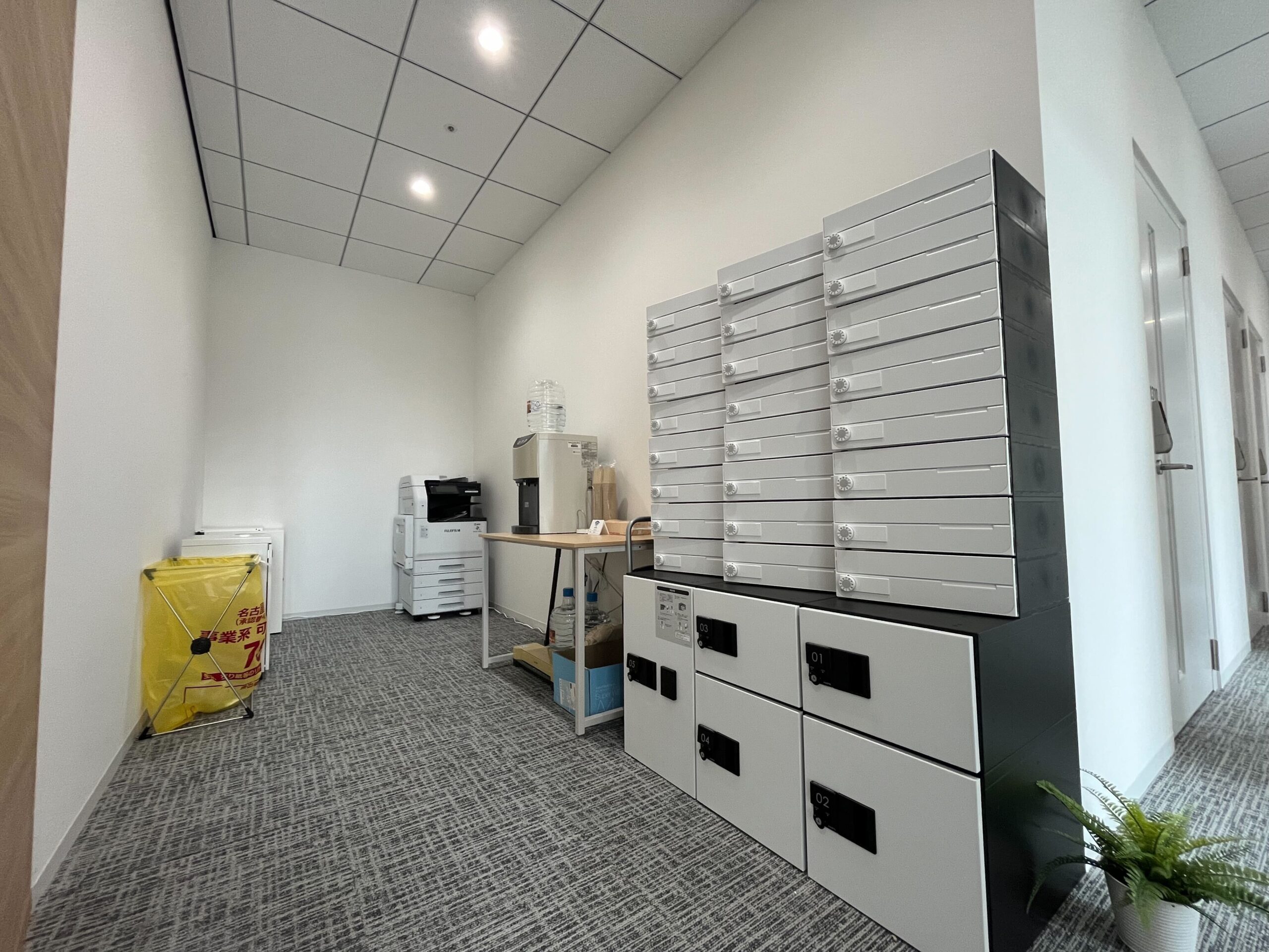 ポスト・複合機・シュレッダー完備111